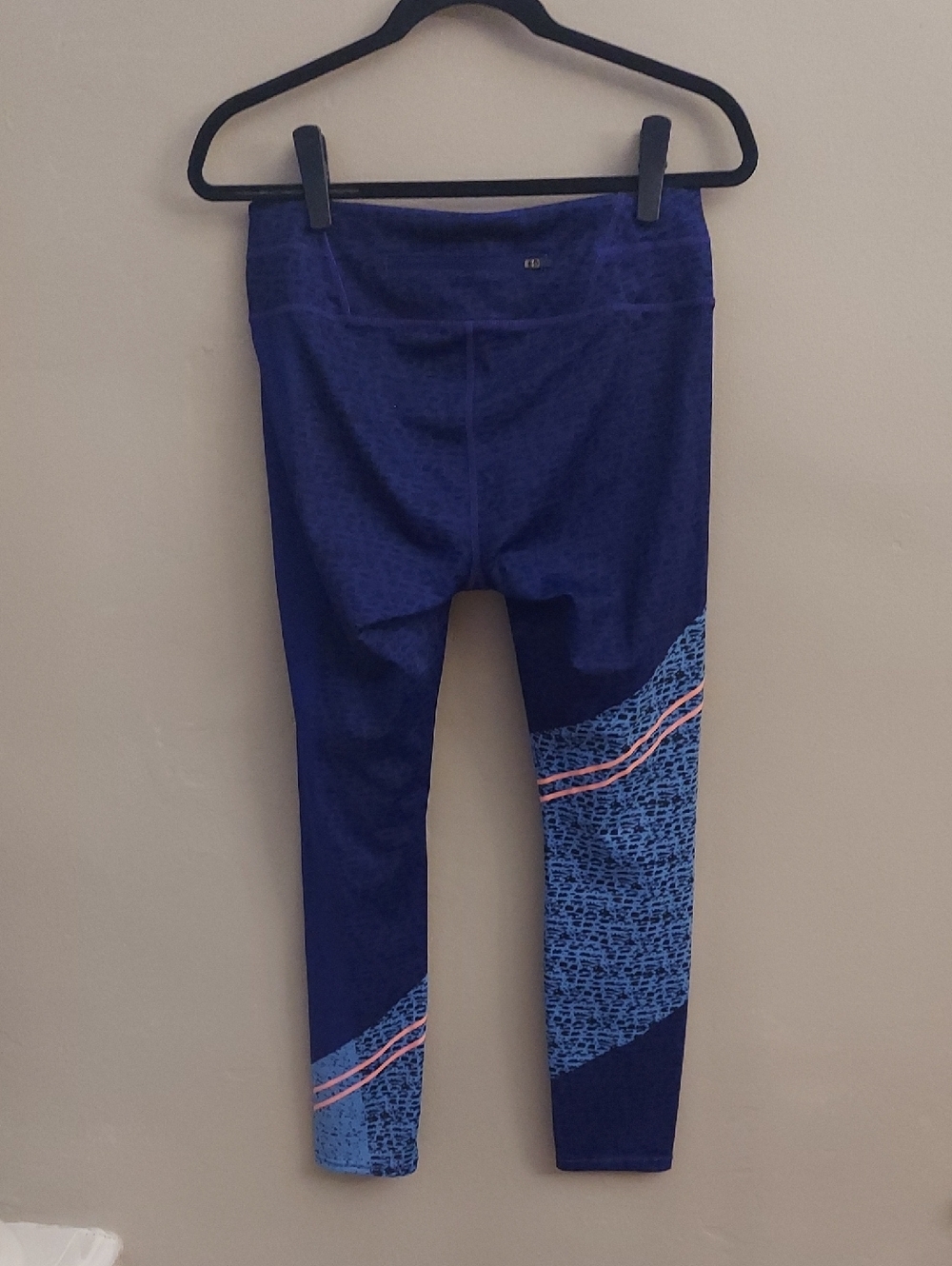 ATHLETA Asym Camo Purple 7/8 Yoga Leggings M Running Athletic - Picture 11 of 16